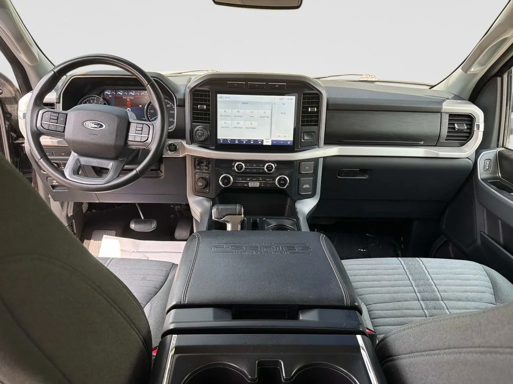 Used 2023 Atlas Blue Metallic Ford XLT image 17