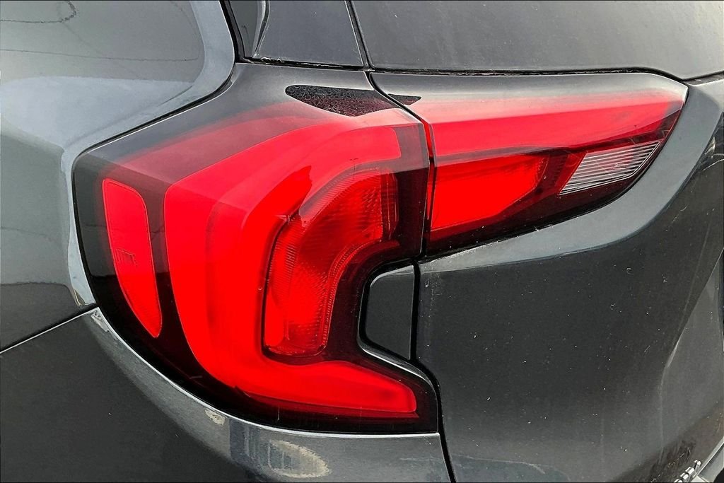 Used 2018 Gray GMC SLT image 21