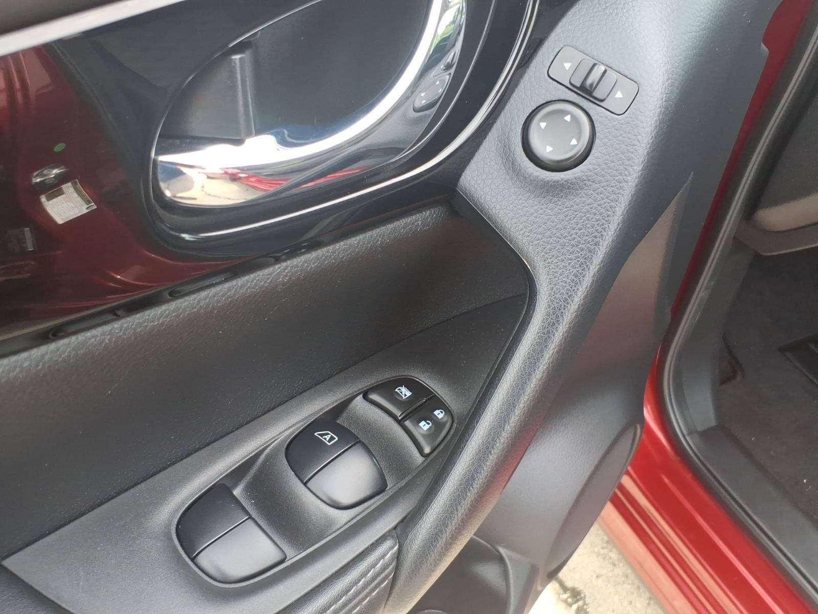 Used 2021 Scarlet Ember Tintcoat Nissan SV image 11
