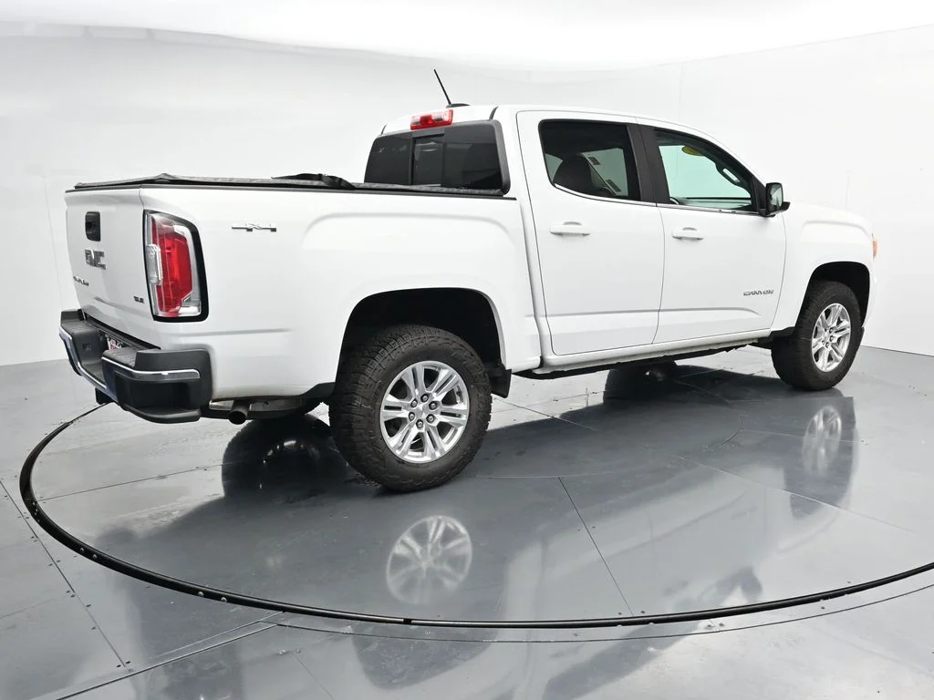 Used 2020 White GMC SLE1 image 8