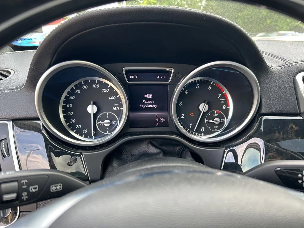 Used 2014  Mercedes-Benz GL 550 image 9