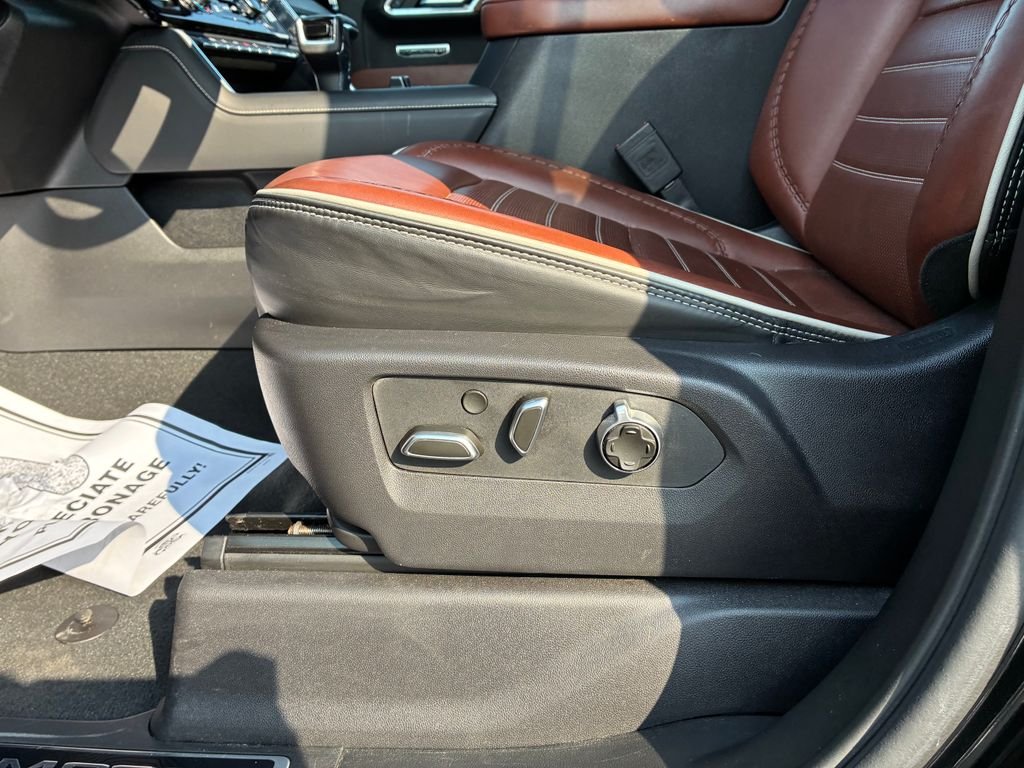 Used 2025 Black GMC Denali Ultimate image 9