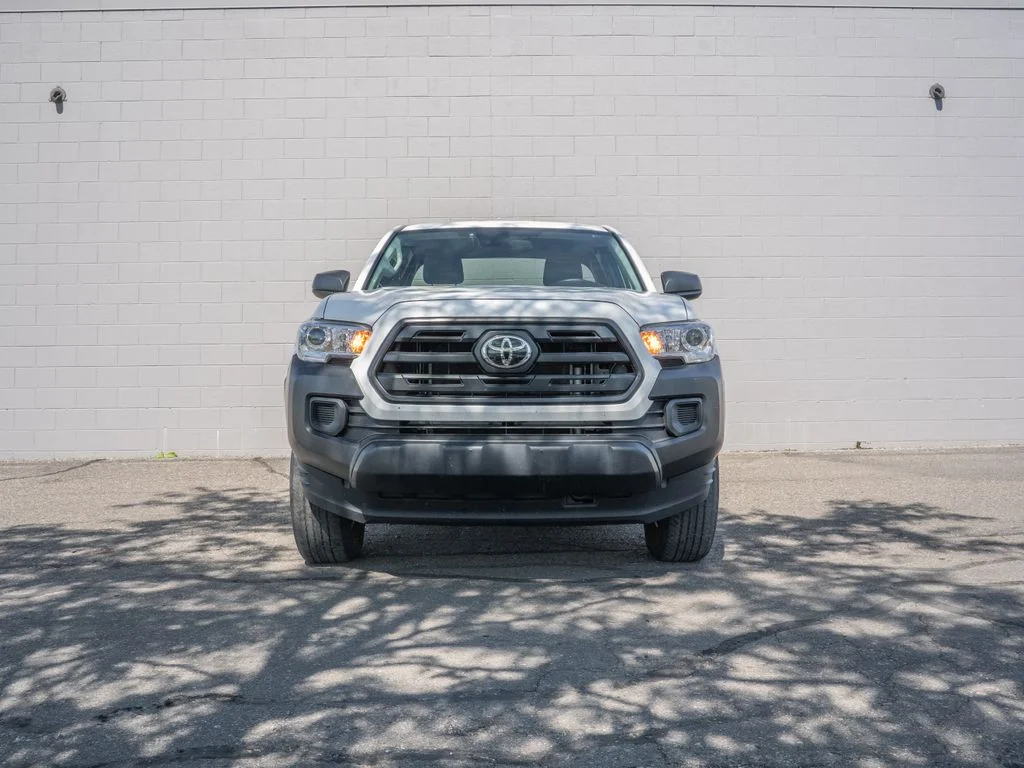 Used 2019 White Toyota SR image 10