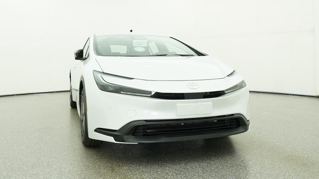 New 2026 Wind Chill Pearl Toyota LE image 7