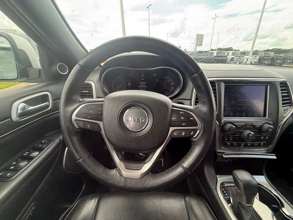Used 2018 White Jeep Overland image 7