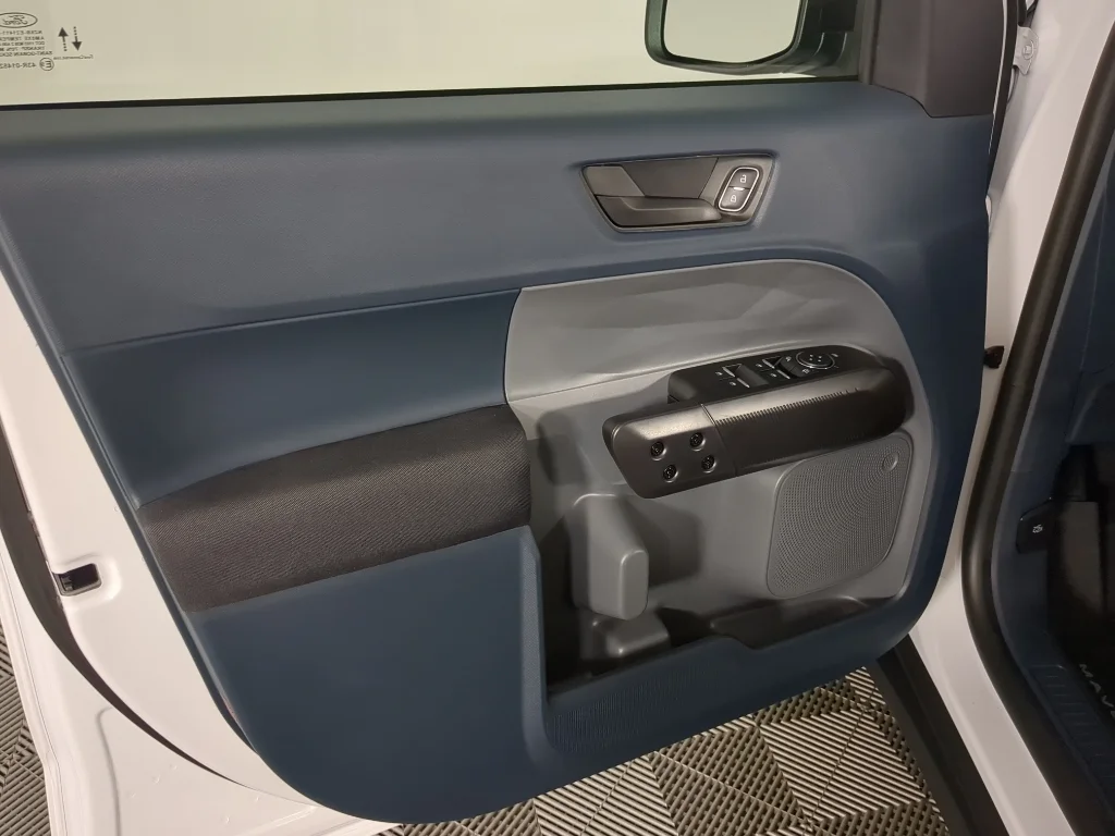 New 2026 Oxford White Ford XL image 16