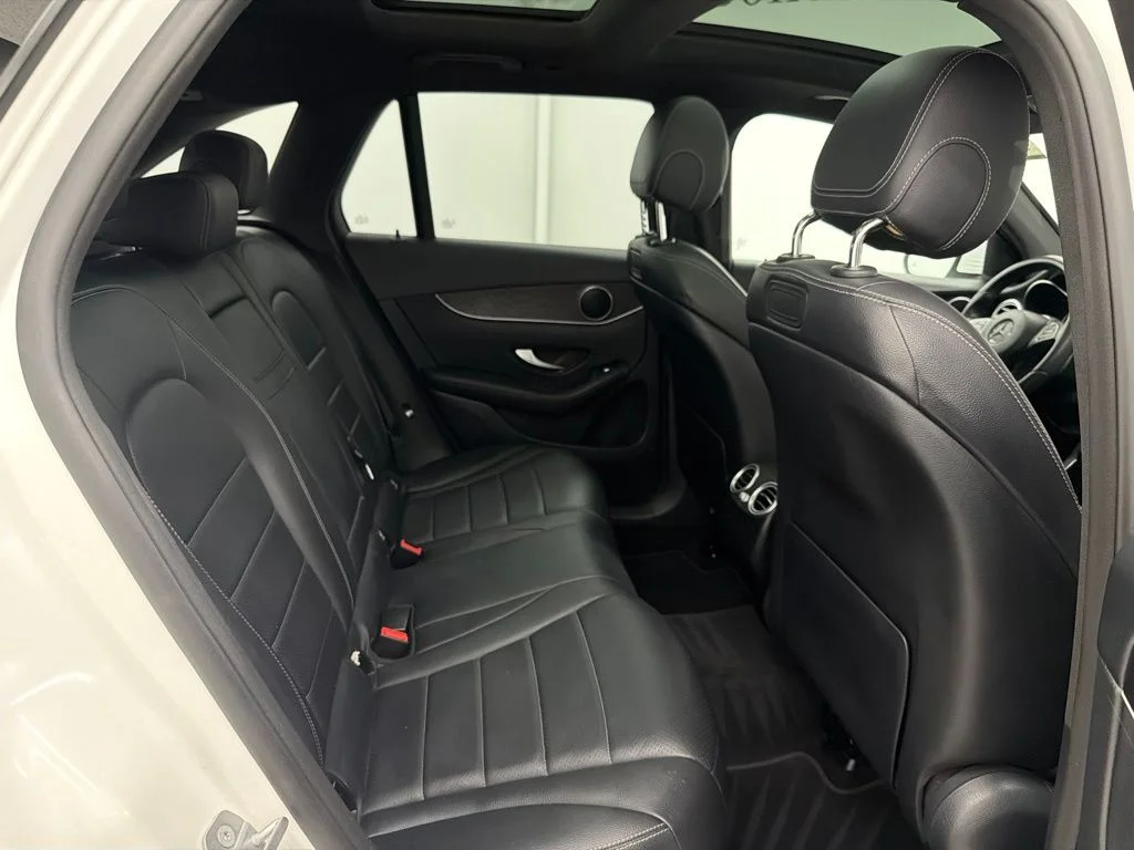 Used 2018 White Mercedes-Benz GLC 300 image 29