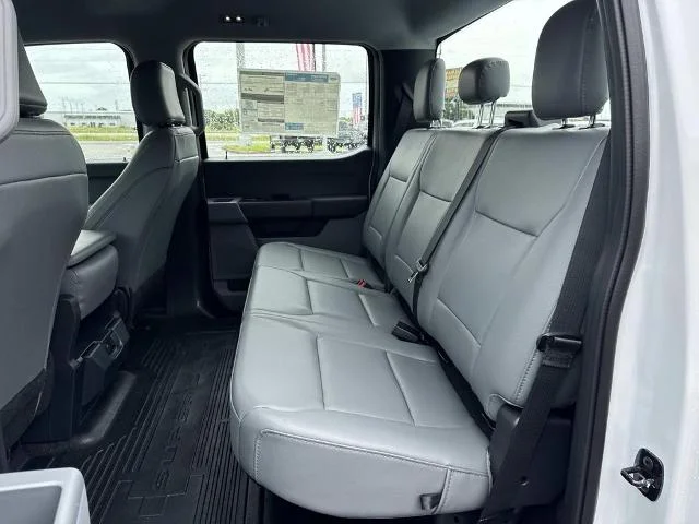 New 2026 Oxford White Ford F-250® XL image 19