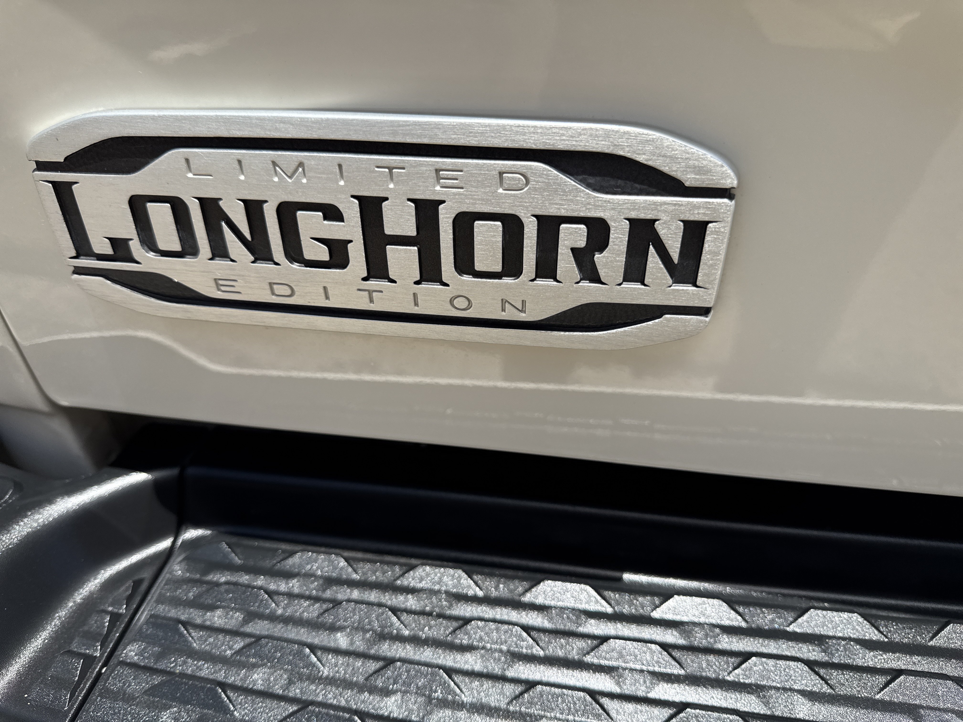 Used 2024 White RAM Longhorn image 23