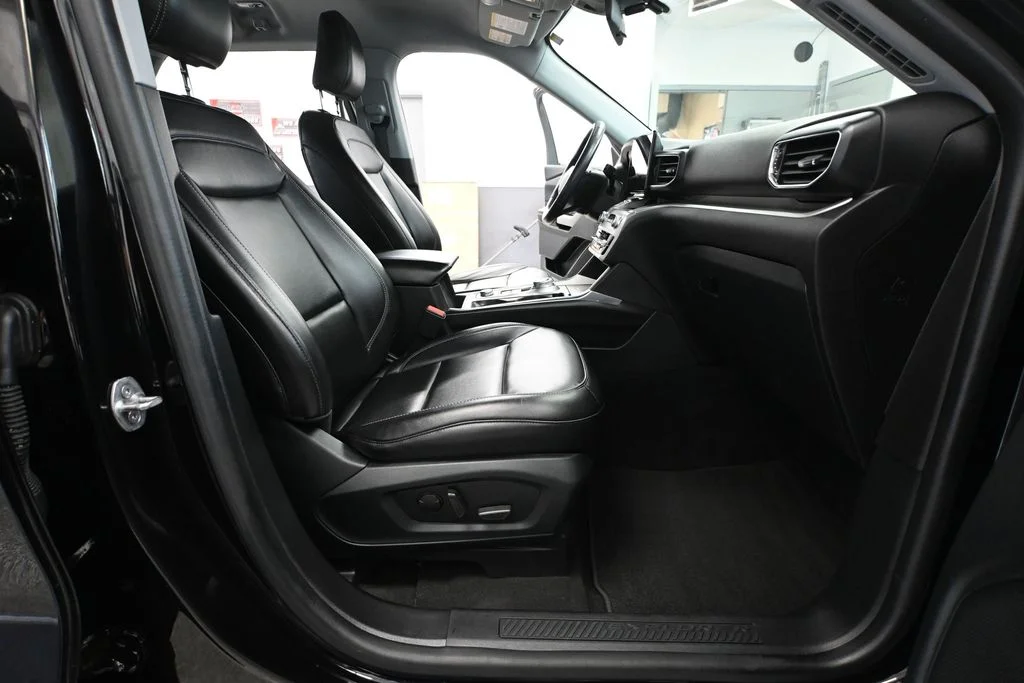 Used 2022 Black Ford XLT image 49