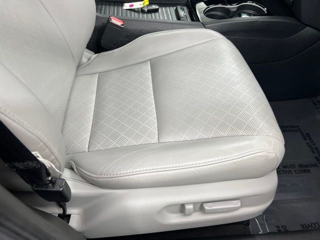 Used 2019 Blue Honda Touring image 26