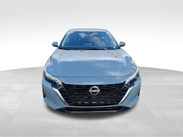 Used 2025 Gray Nissan SV image 4