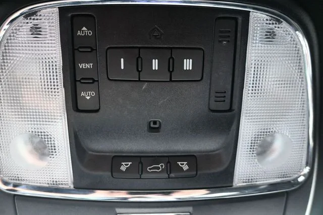 Used 2019 Bright White Clearcoat Jeep Altitude image 22