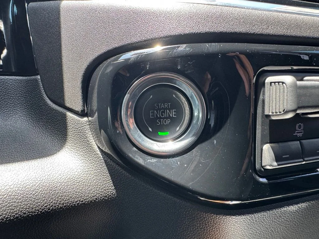 Used 2025 Black Chevrolet High Country image 24