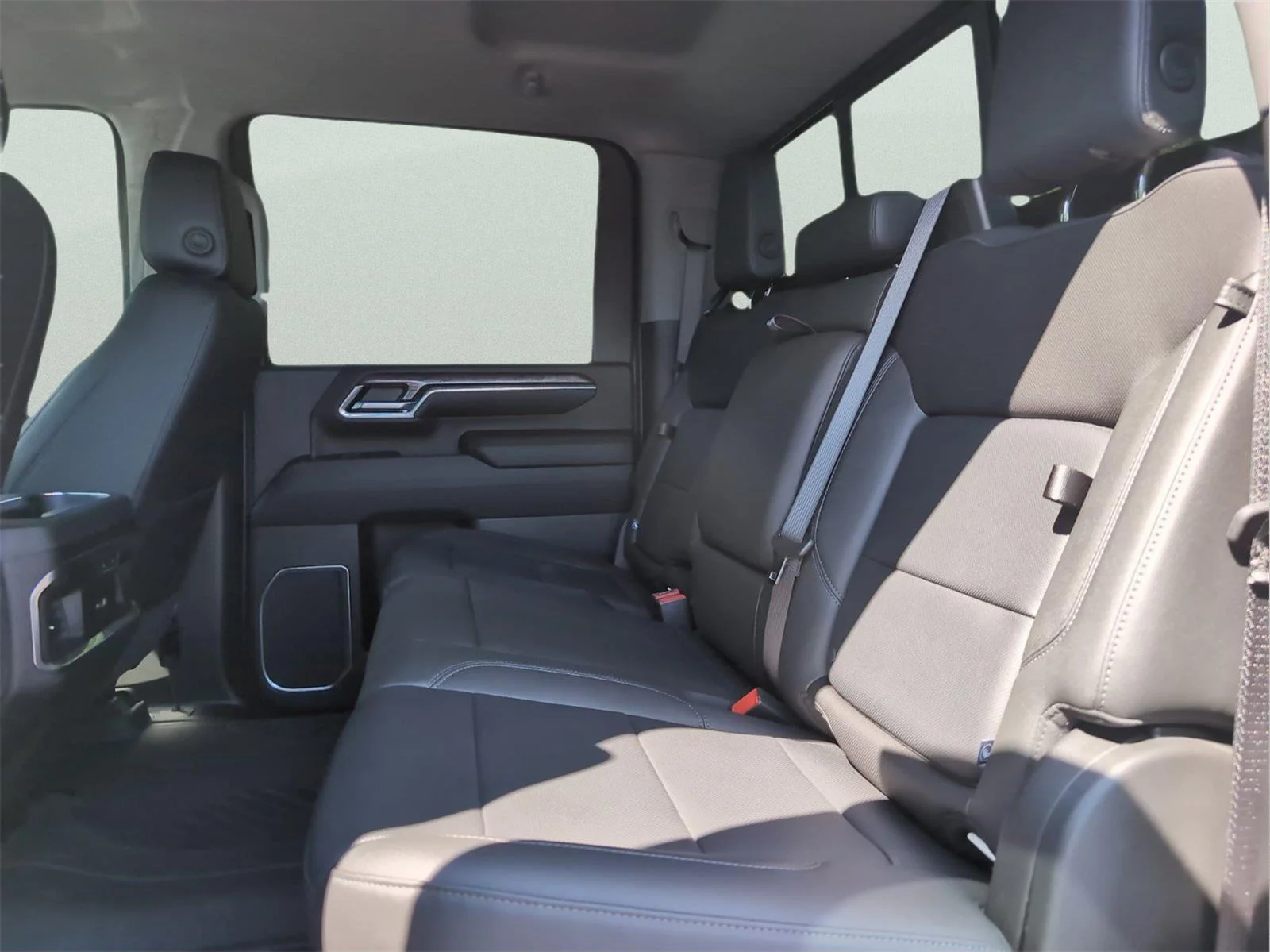 Used 2024 Summit White Chevrolet LTZ image 34