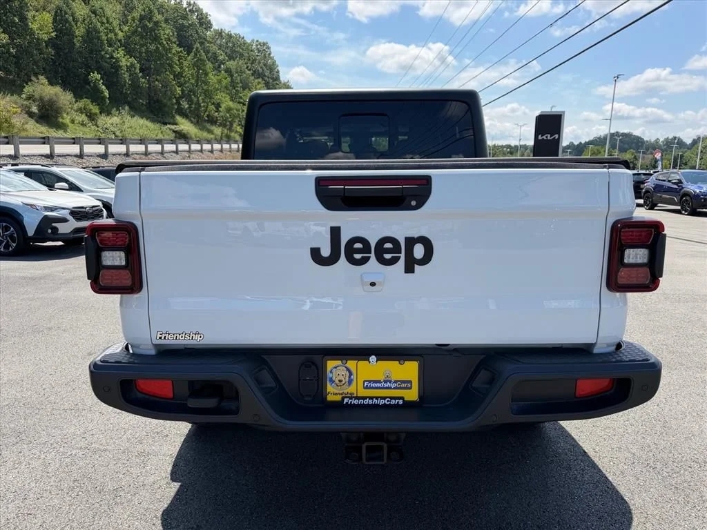 Used 2024 White Jeep Sport S image 12
