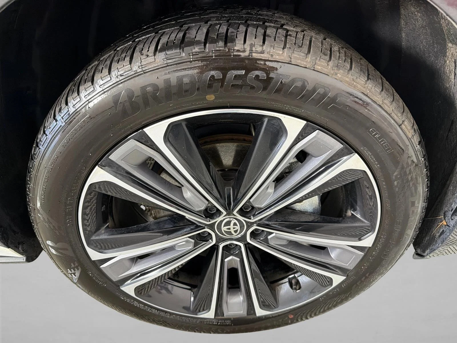 Used 2024 White Toyota XLE image 25
