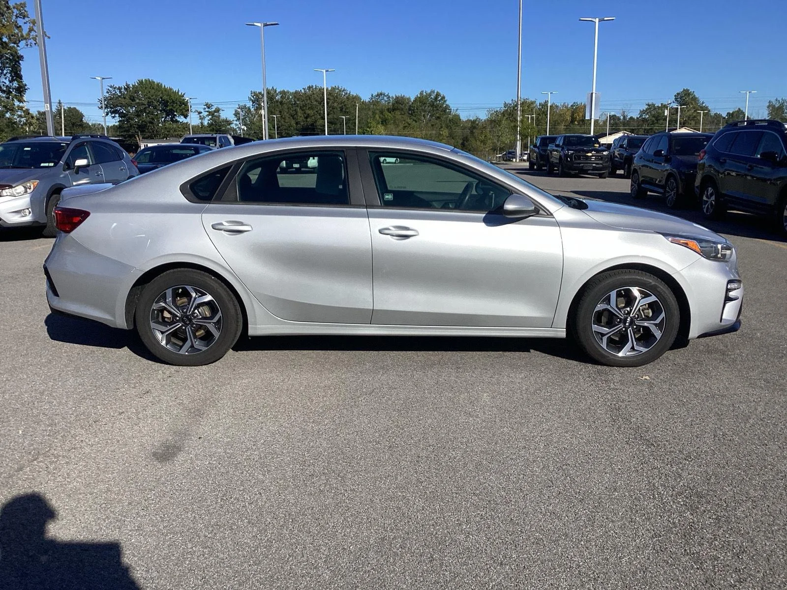 Used 2020 Silky Silver Kia LXS image 9