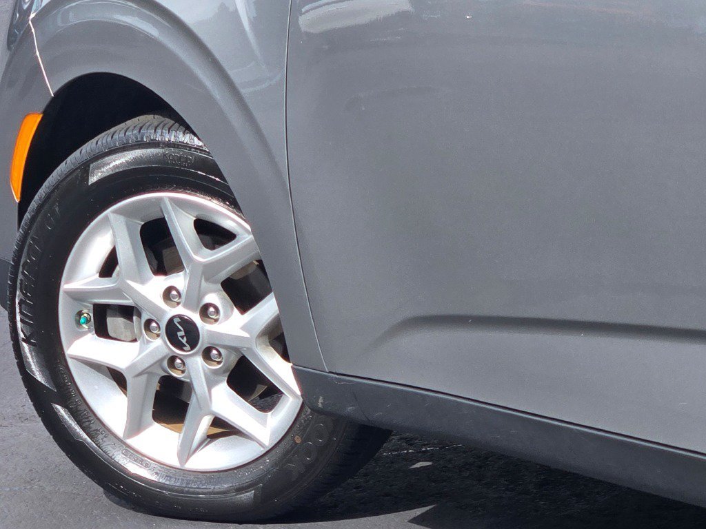 2024 Kia Soul LX - Photo 15