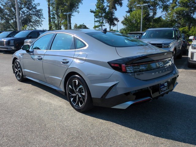 Used 2024 Blue Hyundai SEL image 6