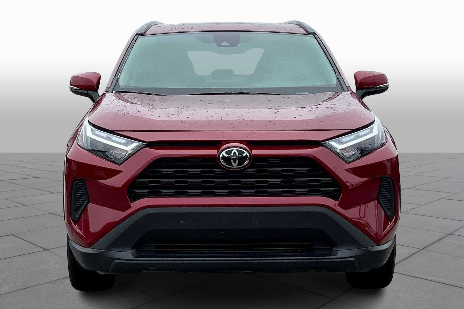 Used 2023 Ruby Flare Pearl Toyota XLE image 4