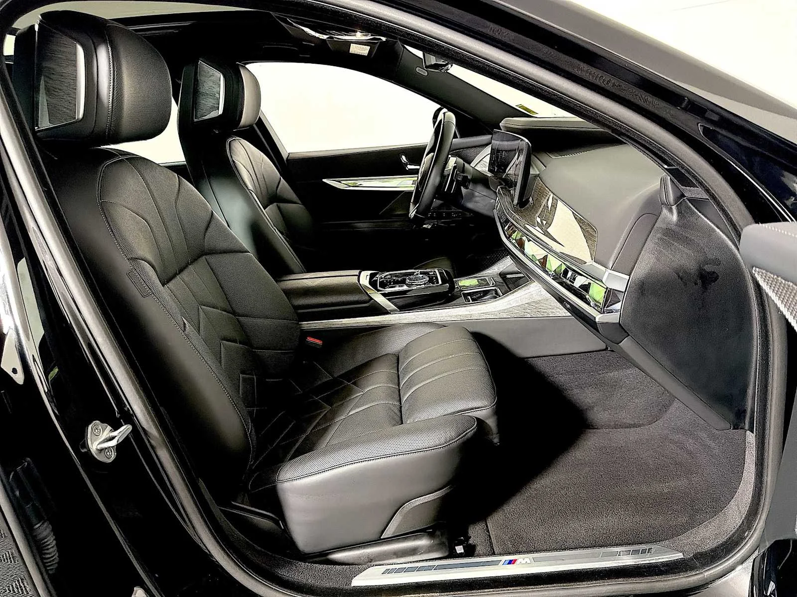 Certified Used 2025 Black Sapphire Metallic BMW 760i xDrive image 24
