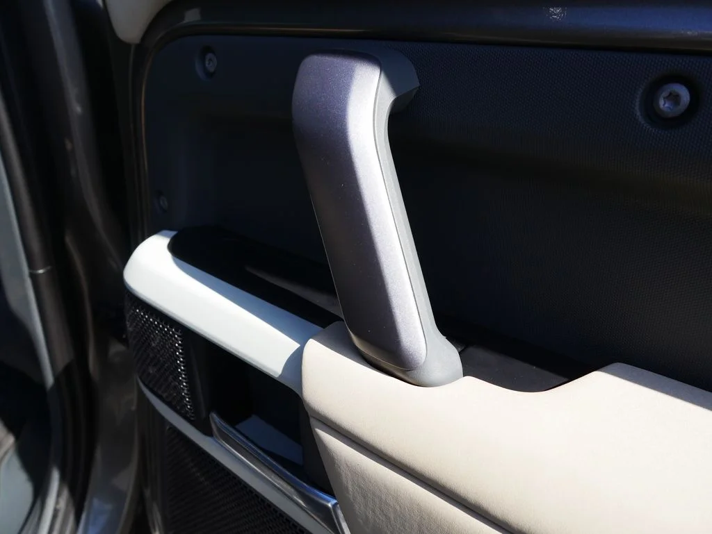 Used 2023  Land Rover X-Dynamic SE image 25