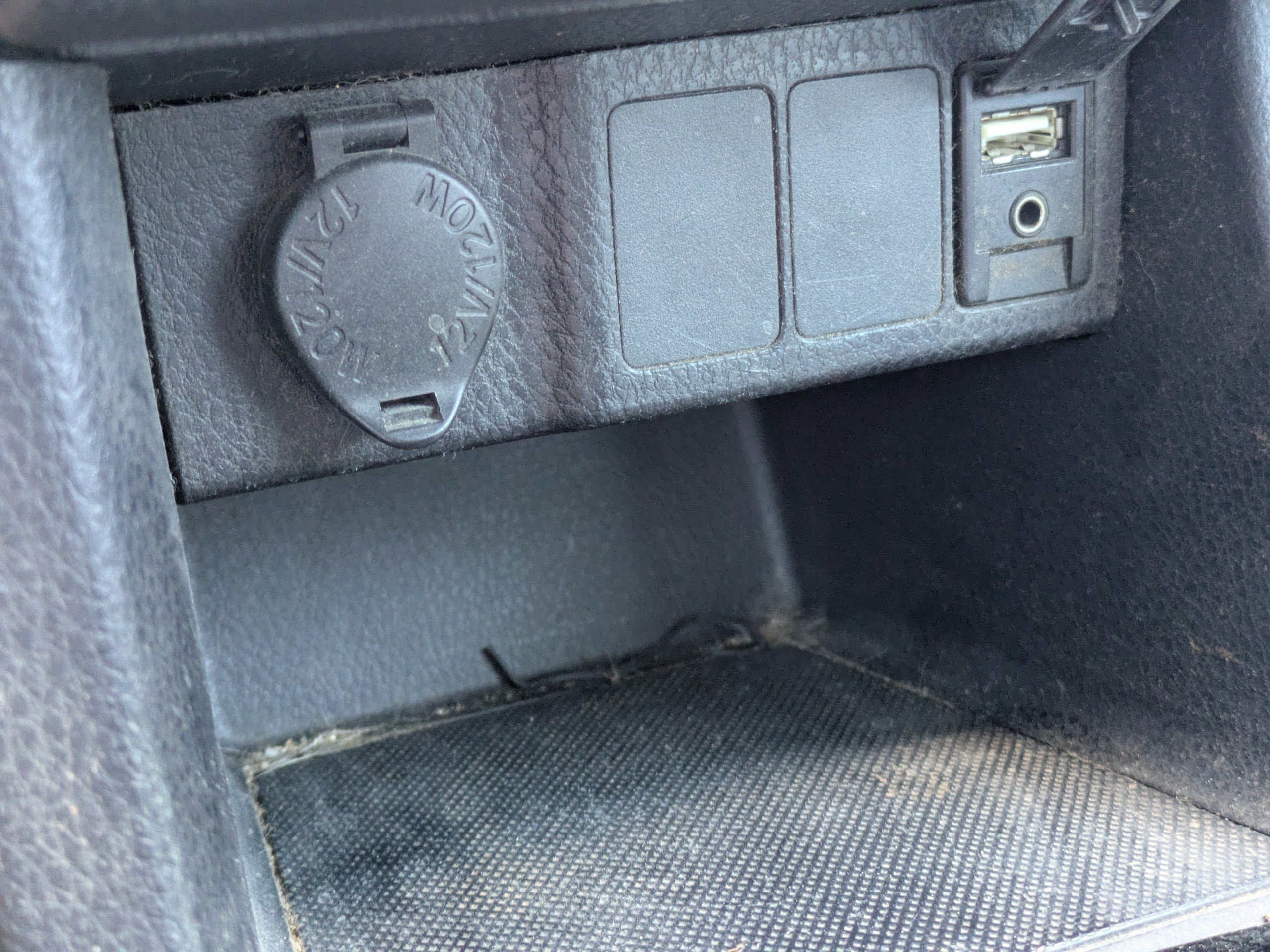 Used 2017  Toyota LE image 21