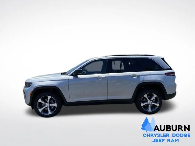 Used 2026 Silver Jeep Limited image 4