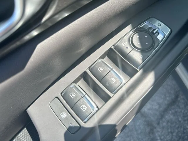 New 2026 Ceramic Silver Kia SX image 17
