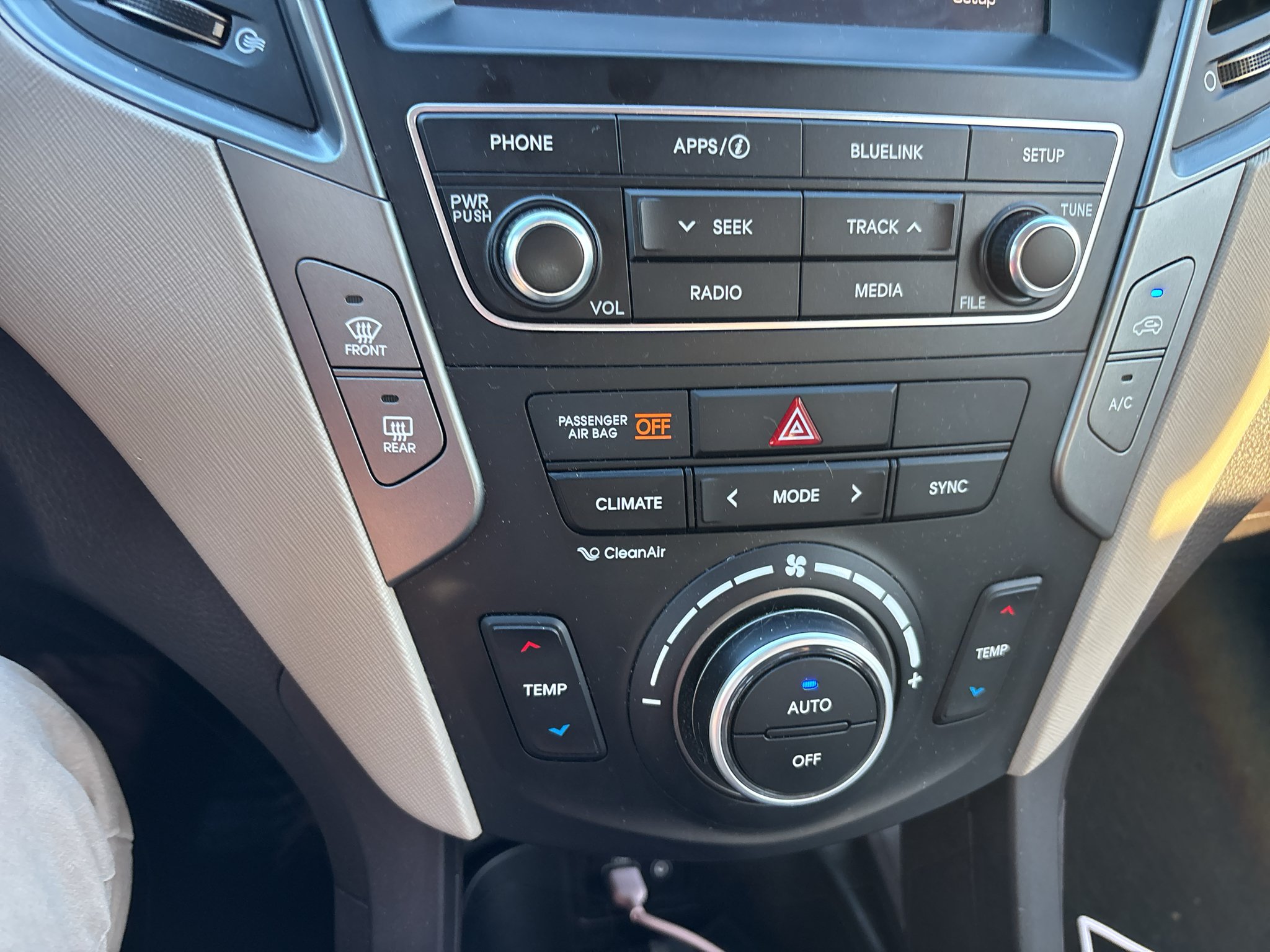 Used 2017 Serrano Red Hyundai 2.4L image 3