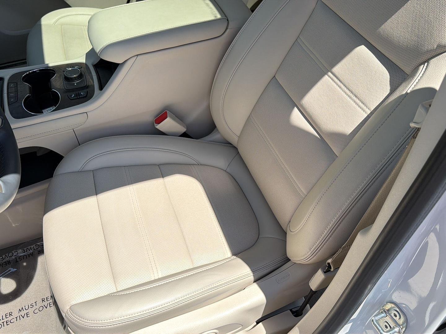 Used 2023 White Frost Tricoat GMC Denali image 32