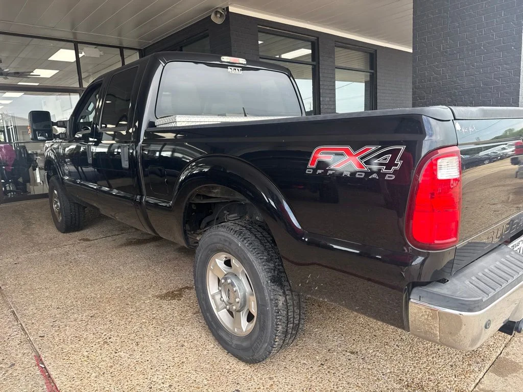 Used 2016 Black Ford XLT image 3
