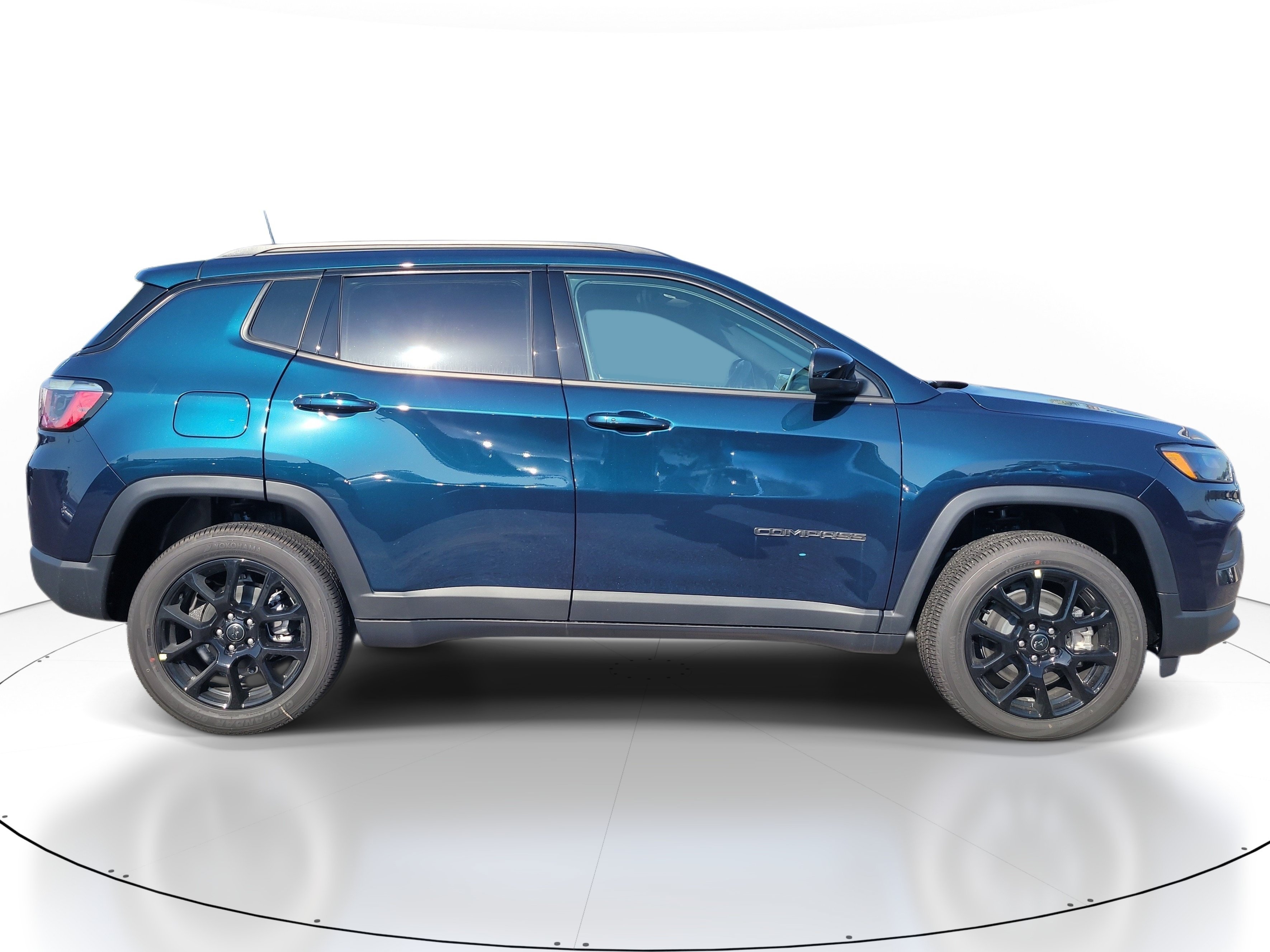 New 2026 Fathom Blue Pearl Coat Jeep Latitude Altitude image 5