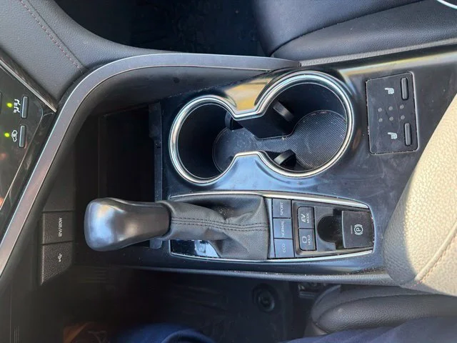 Used 2020 Blue Toyota Hybrid XLE image 20