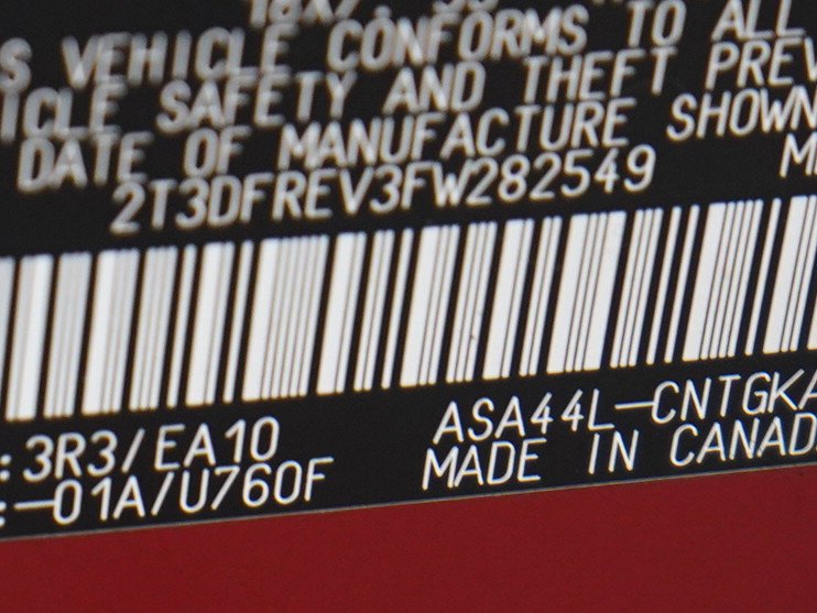 Used 2015 Barcelona Red Metallic Toyota Limited image 28