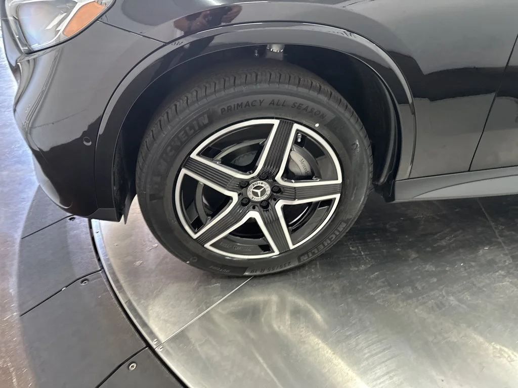 Used 2026 Black Mercedes-Benz GLC 300 image 31