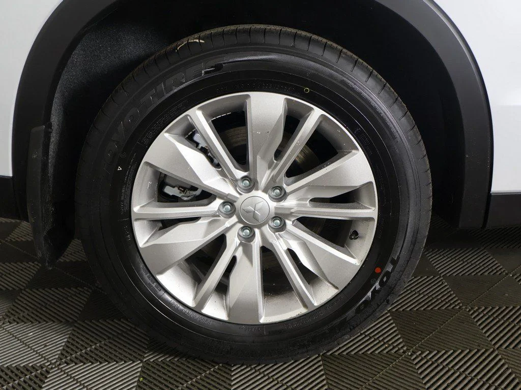 2026 Mitsubishi Outlander ES - Photo 19