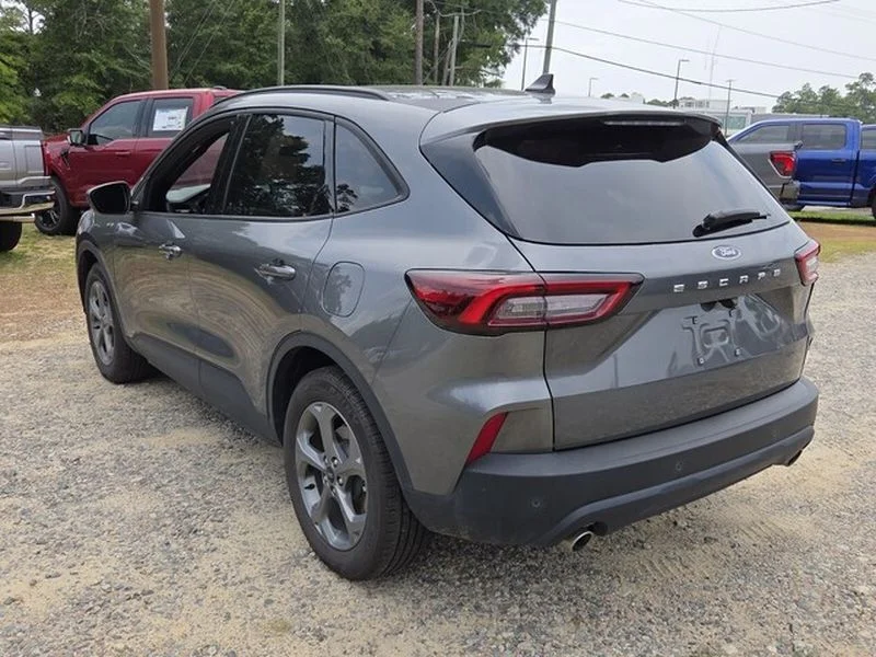 Used 2025 Carbonized Gray Metallic Ford ST-Line image 11