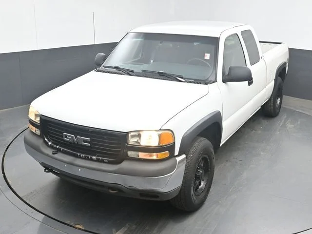 Used 2000  GMC SLE image 28