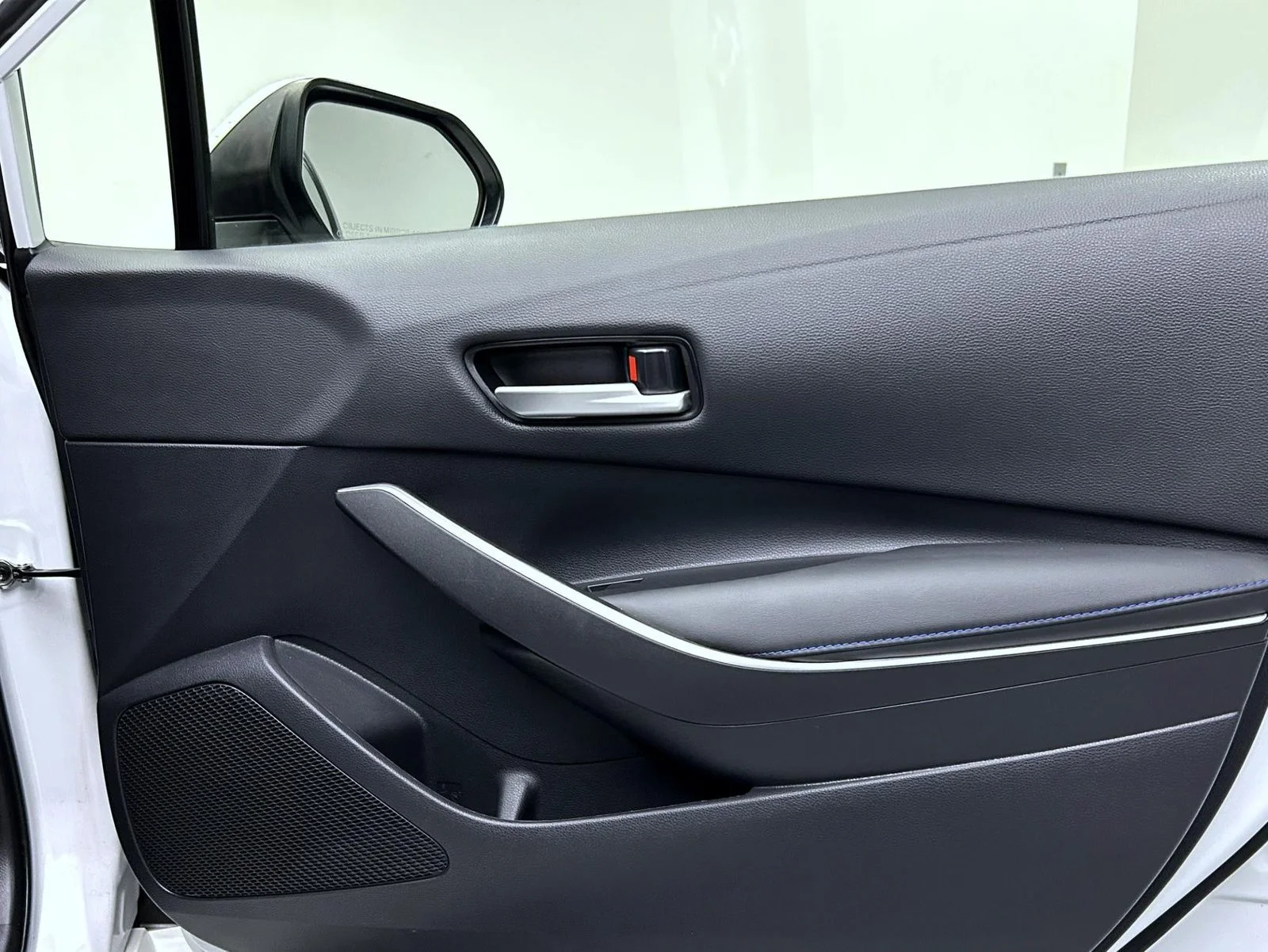 Used 2022 White Toyota SE image 16