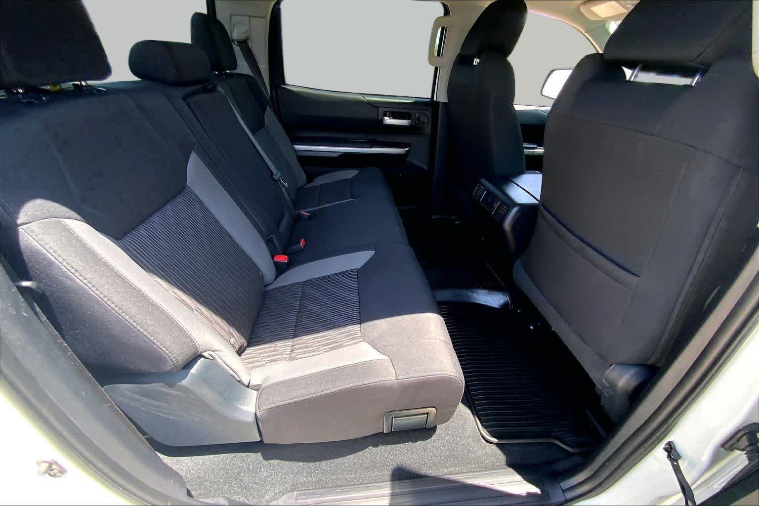 Used 2017 Super White Toyota SR5 image 20