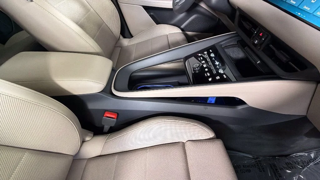 2025 Porsche Macan Base - Photo 36