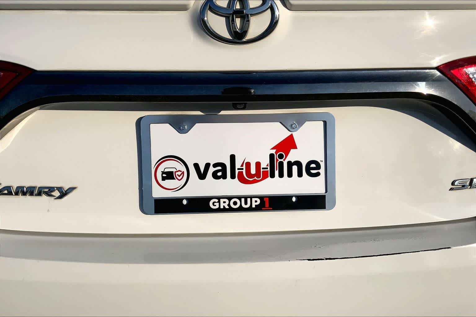 Used 2016 Super White Toyota SE image 10