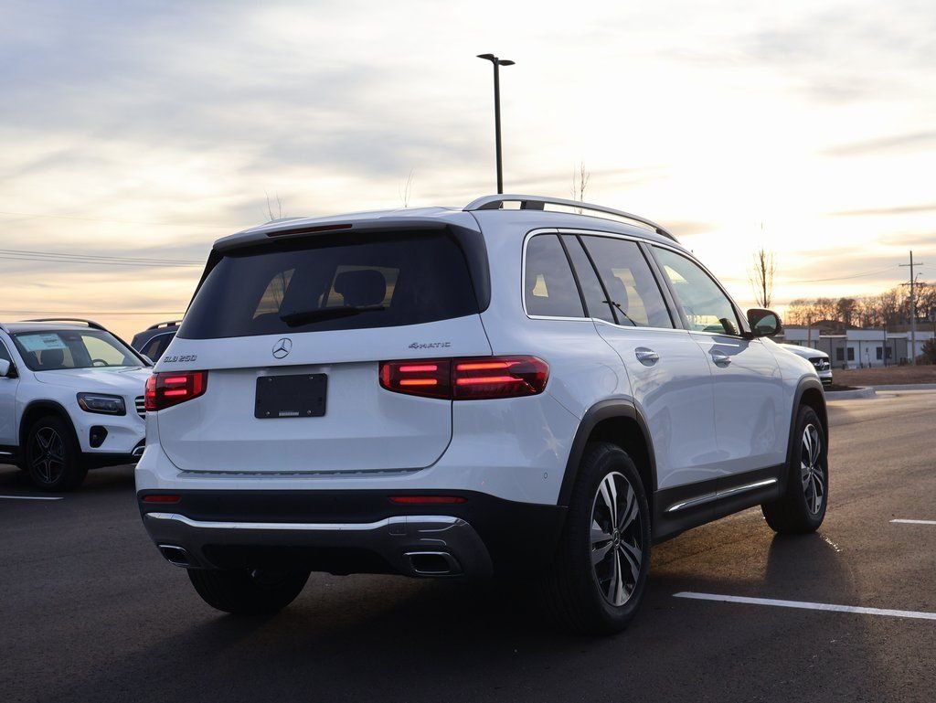 New 2026 Polar White Mercedes-Benz GLB 250 image 7
