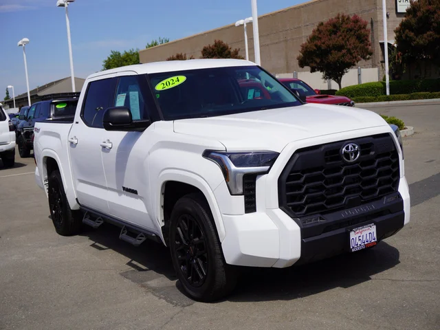 2024 Toyota Tundra 4WD SR5