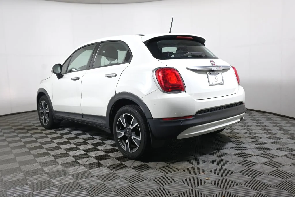 Used 2017 White FIAT Pop image 6
