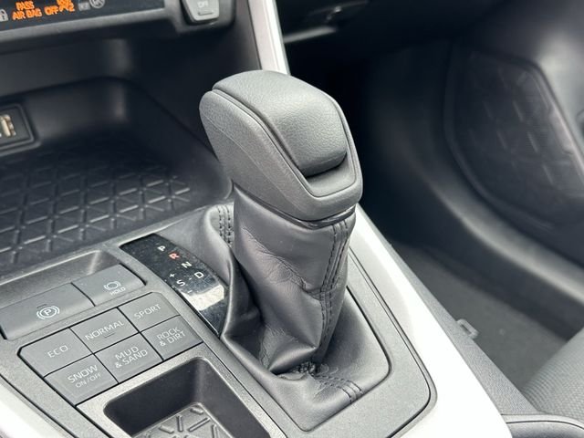Used 2025 Red Toyota XLE image 23
