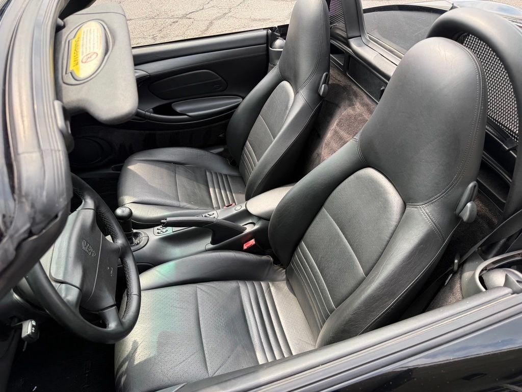 Used 1999  Porsche Base image 8