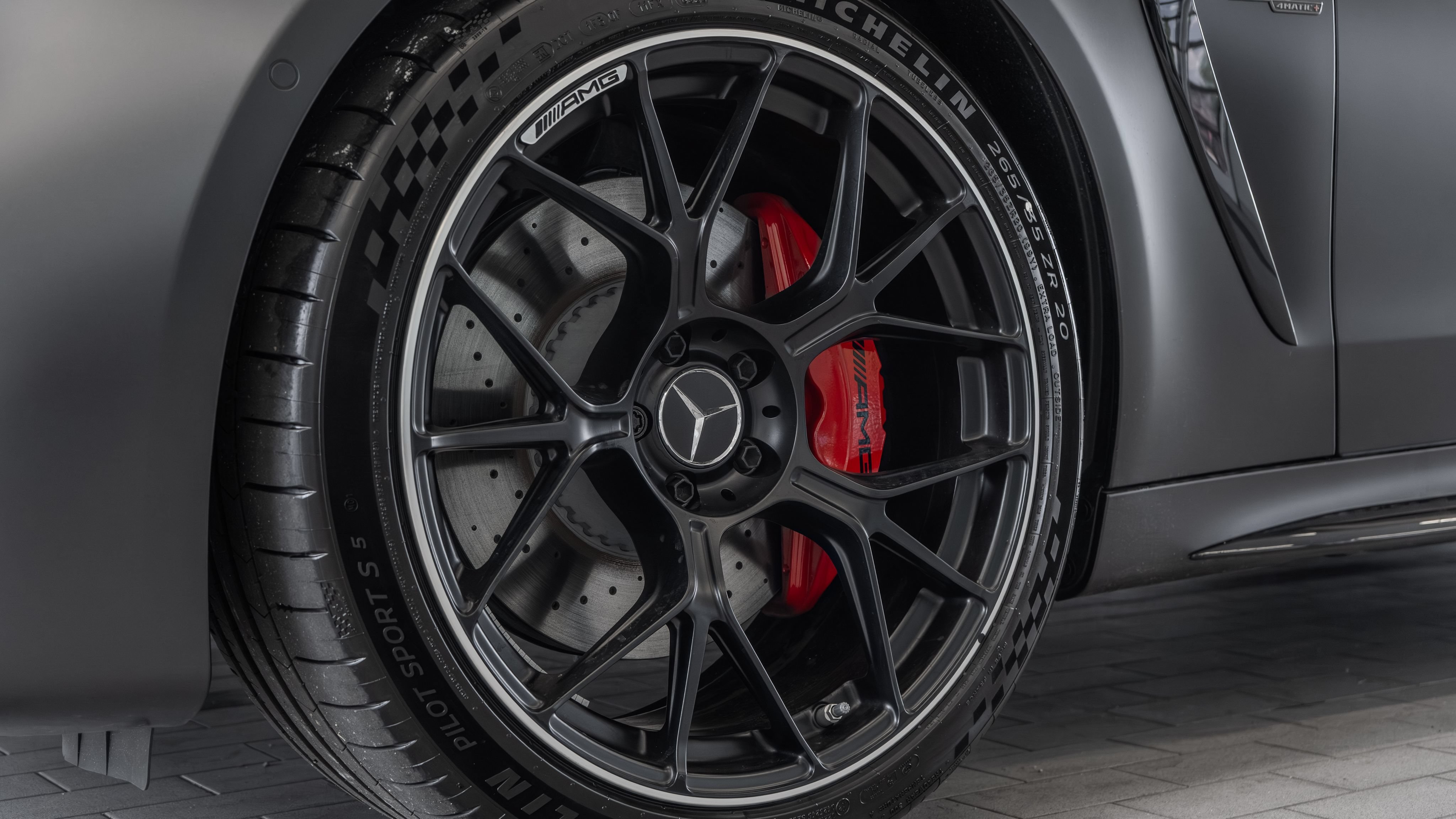 New 2026 MANUFAKTUR exclusive graphite grey magno Mercedes-Benz CLE 53 AMG® image 75